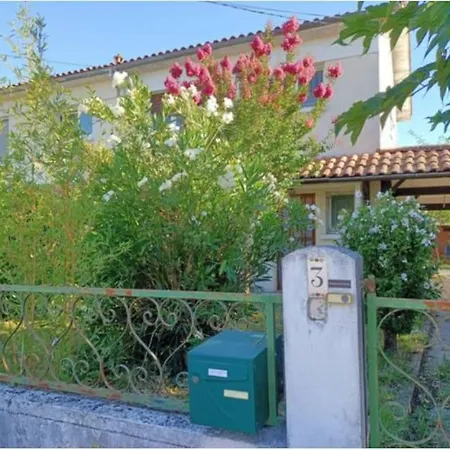 Holiday home Maison Jardin A Bordeaux *